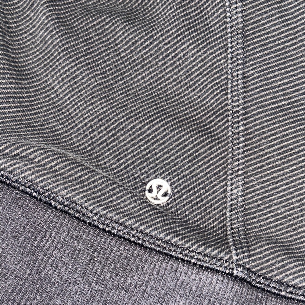 Lululemon Mula Bundle Wrap Telemark Print Gray Black Size 4 - Picture 7 of 9